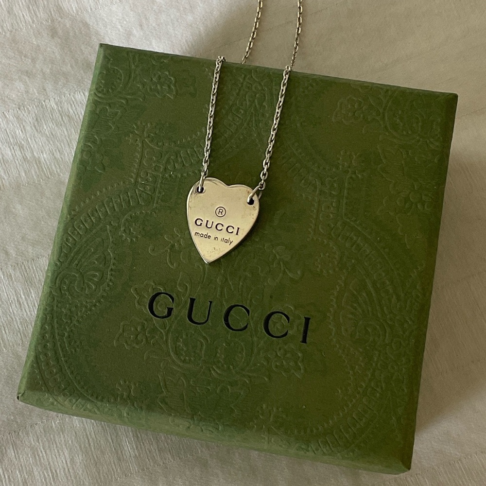 Gucci Heart Pendant Necklace - Picture 3 of 7